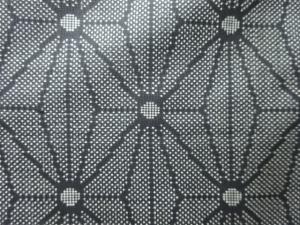 アンティーク　麻の葉模様織出し本場泥大島紬着物（5マルキ）